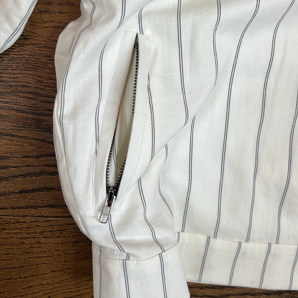 Line+Dot Jacket Size - Picture 5 of 8